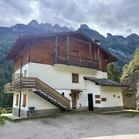 Dolomites Red Heart View Apartman Masare